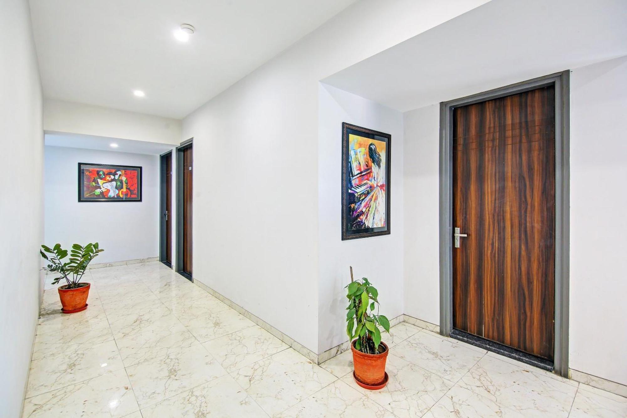 Super Townhouse Geetanjali Inn グルガウン エクステリア 写真